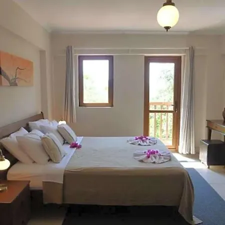 Marmaris Sleeps 8 Pool Air Con Wifi * Орхание