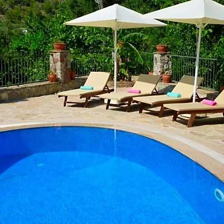 Marmaris Sleeps 8 Pool Air Con Wifi וילה *